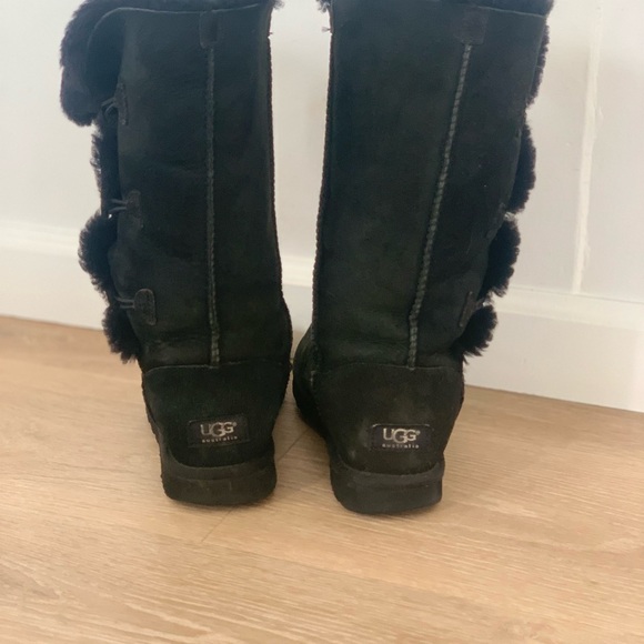 Excellent Condition Genuine UGGs Size 7 - Picture 4 of 10
